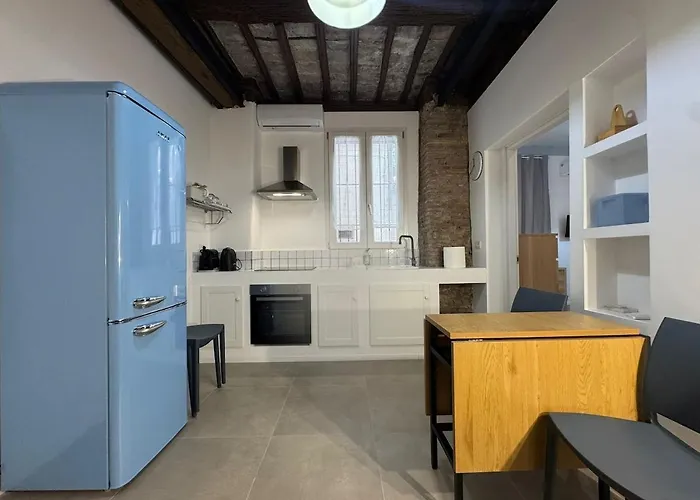 Cozy Corner In Magical Trastevere Апартаменты *