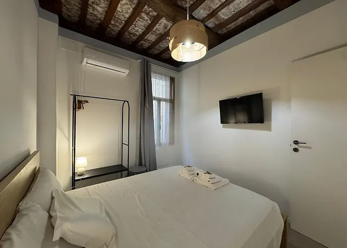 Cozy Corner In Magical Trastevere